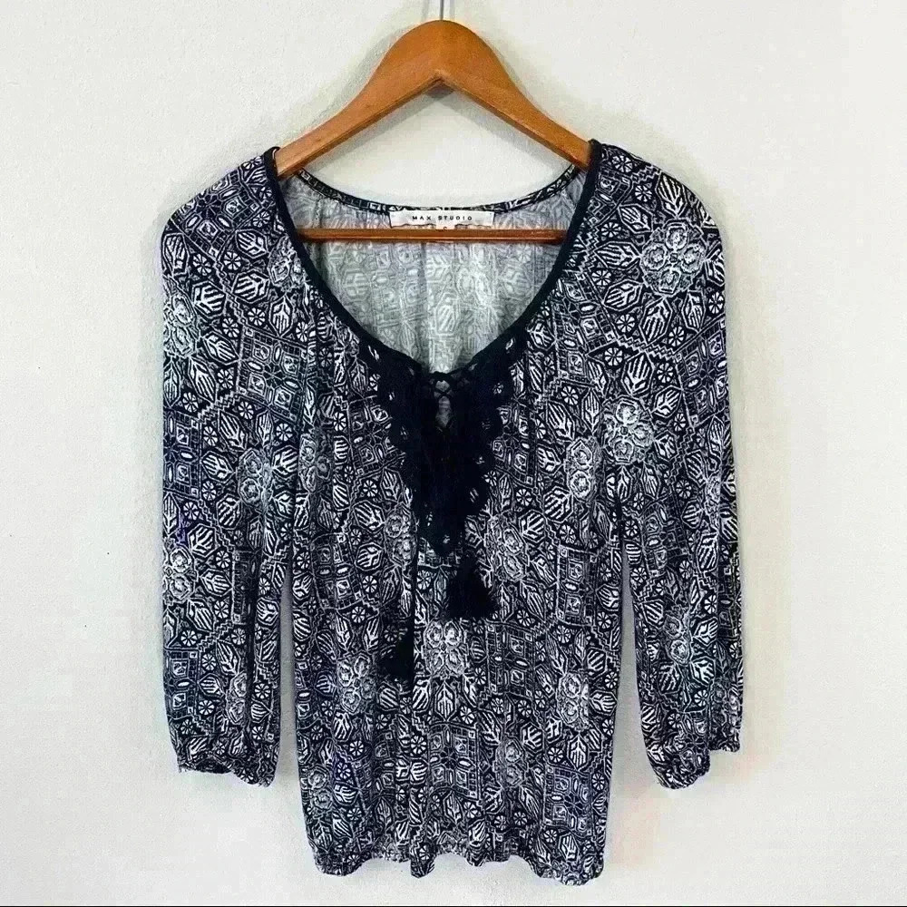 Max Studio navy and white print boho top